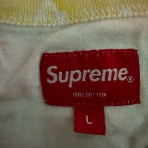 Supreme tshirt